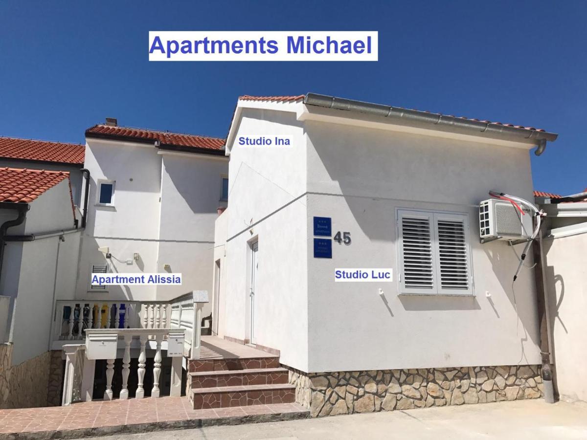 Apartments Michael & Petra , Omisalj, Insel Krk, Kroatien Exterior photo