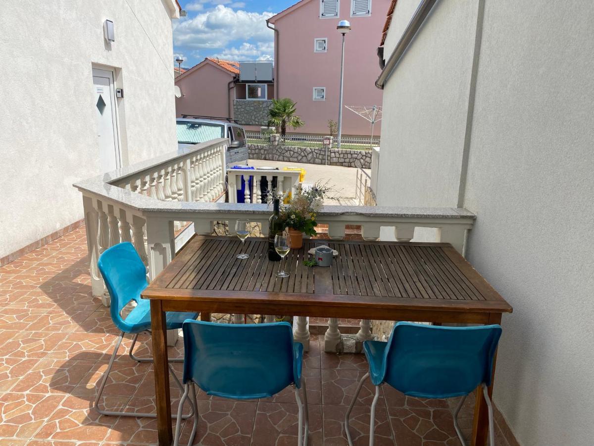 Apartments Michael & Petra , Omisalj, Insel Krk, Kroatien Exterior photo